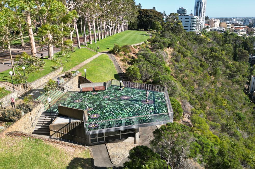 View of Kaarta Ga-rup Lookout from above.