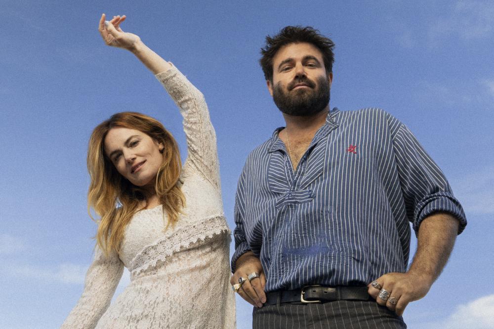 Angus and Julia Stone