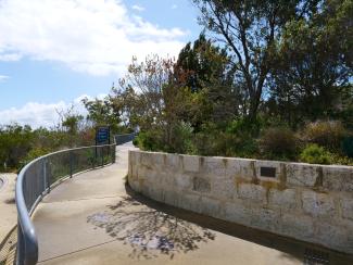 The entry to Reabold Hill.