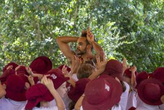 Noongar Boodja Six Seasons presenter with a school group.